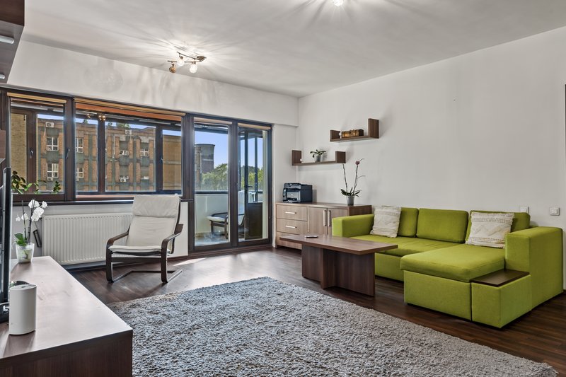 Grozavesti, Orhideea,