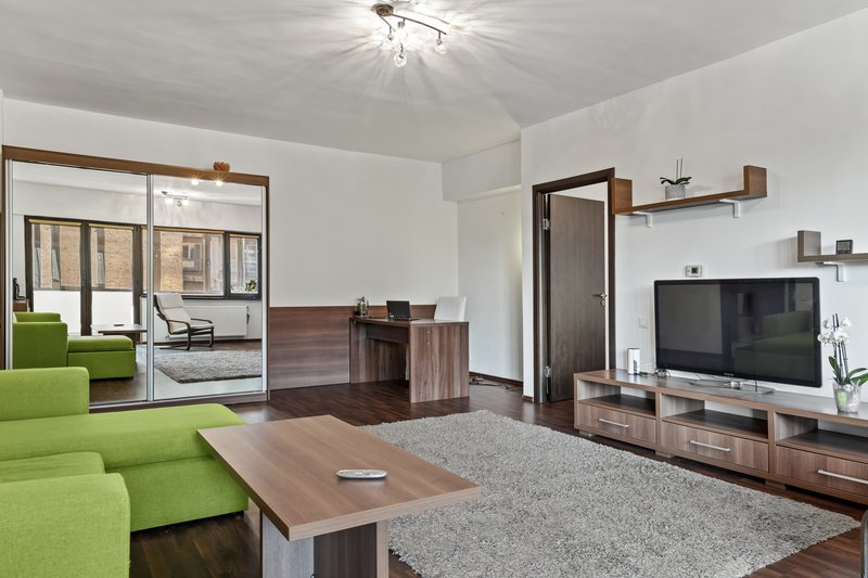 Grozavesti, Orhideea,