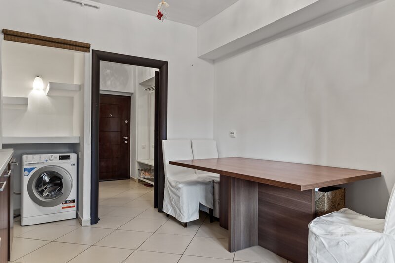 Grozavesti, Orhideea,